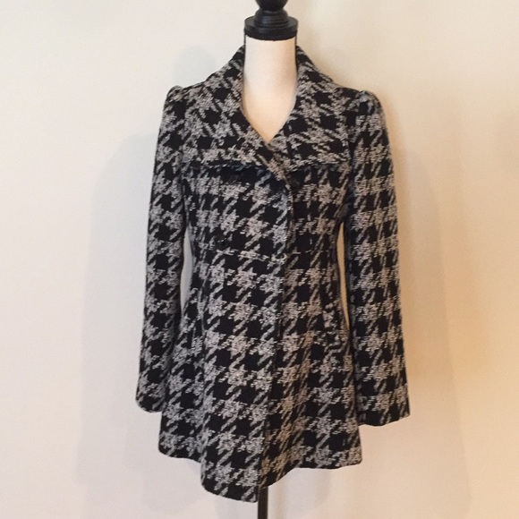 Black and white patterned button front coat - Picture 1 of 5